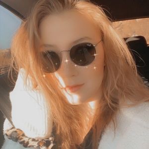 Meet your Posher, Allie beth